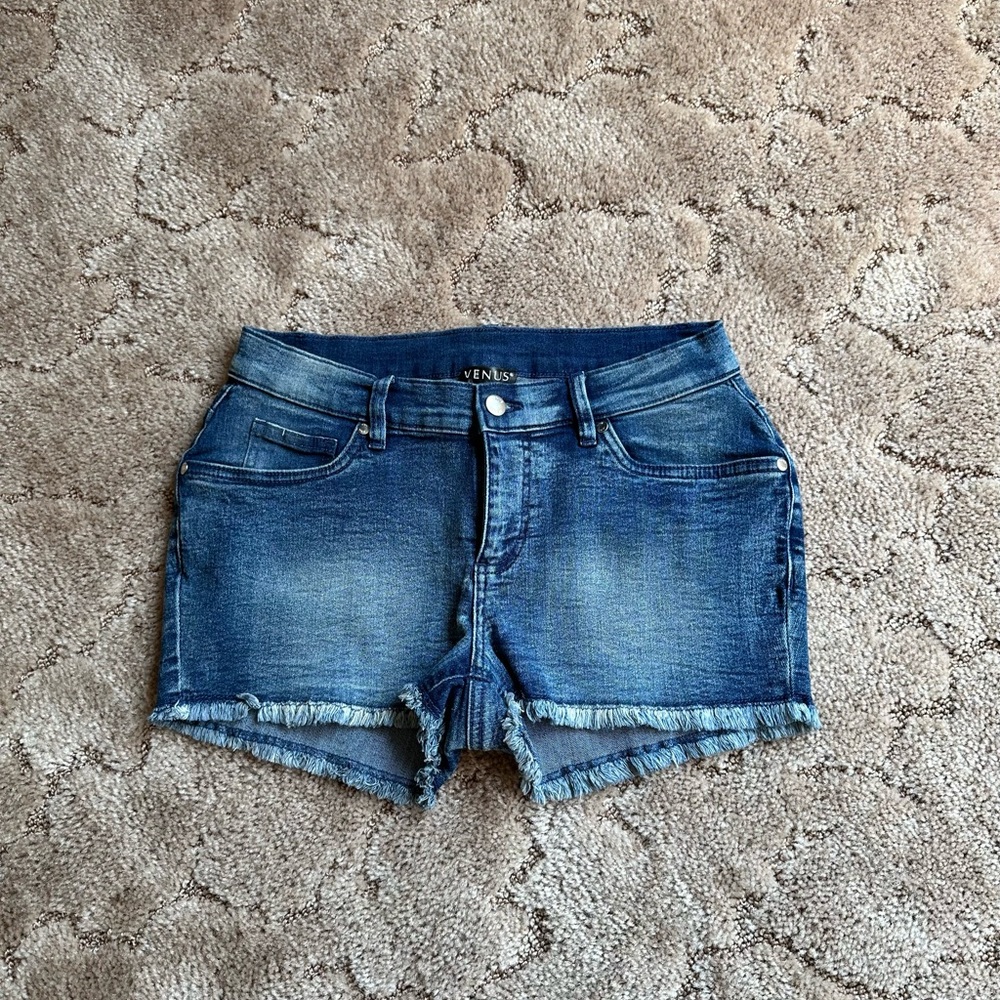 Low Rise Women’s Cut Off Jean Shorts